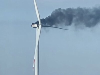Росіяни повністю знищили ще один вітрогенератор в Краматорську (фото, відео)