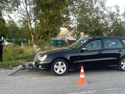 На Хмельниччині судитимуть 82-річного водія Mercedes-Benz, з вини якого загинув велосипедист
