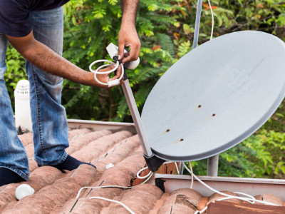 На окупованій Луганщині з 1 листопада примусово демонтуватимуть супутникові антени