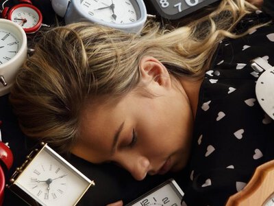 Невидимий удар по тілу: як зміна часу розбалансовує організм