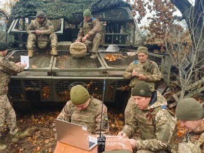 Мова — наша зброя: Бійці 41-ї бригади писали радіодиктант єдності на передовій