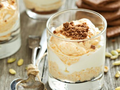 Простий десерт із маскарпоне та фруктів: ніжність у кожній ложці