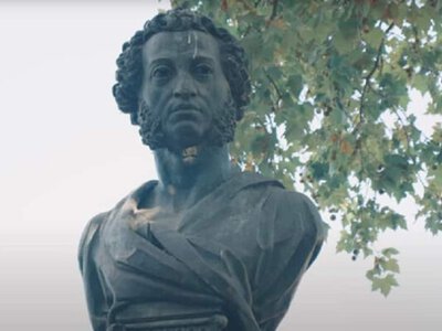 В Одесі заколочують дошками пам’ятник Пушкіну