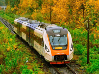 Через обстріли затримуються потяги «Укрзалізниці»: де дивитися оновлений розклад