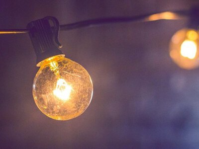 Укренерго ще раз змінили графік: вимикатимуть світло всім, крім однієї черги