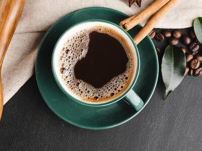 Скільки води, чаю та кави треба споживати щодня, аби жити довше?