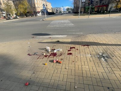 Ворожий FPV-дрон поцілив по цивільних пішоходах