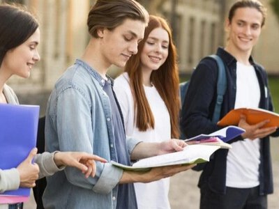 Понад сотню австралійських школярів звільнили від іспиту через помилку у навчальній програмі