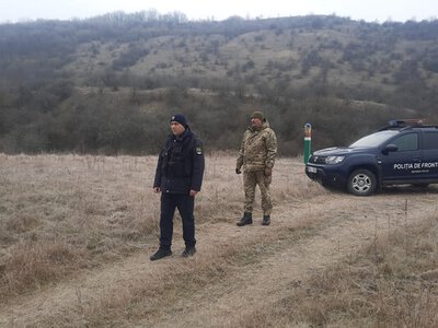 Мобілізований на Toyota протаранив шлагбаум на паспортному контролі та втік з України до Угорщини. ВІДЕО