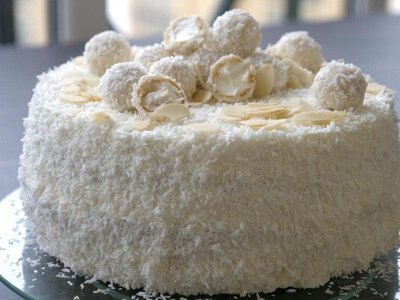 Торт «Рафаело» без випікання: простий рецепт