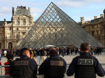 Пограбування Лувру: затримали ще чотирьох грабіжників