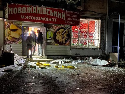 У Новгород-Сіверському показали наслідки нічного удару по центру міста