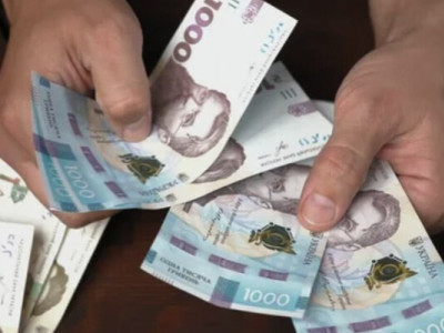 Чи можуть роботодавці давати працівникам премії до свят під час війни