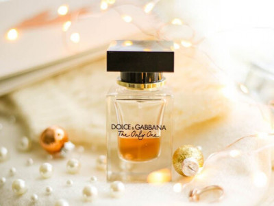  Наймодніші парфуми на зиму 2025-2026: аромати з густим і теплим шлейфом 