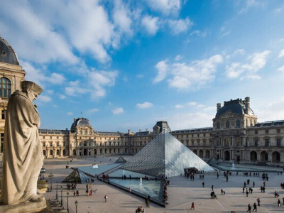 Лувр пограбували «дрібні злочинці» – прокуратура