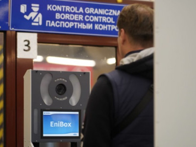 Старт нової біометрії: Польща змінює правила в'їзду — готуйтеся до затримок