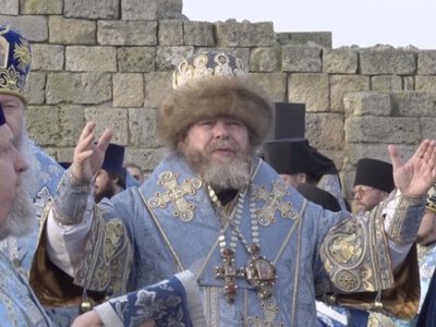 Кримський митрополит РПЦ ніяк не може натішитися боголюбивими російськими військовими