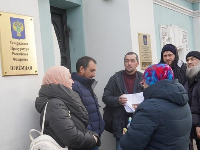 Делегація кримських татар повернулася з Москви після «подання 6,5 тисяч підписів за звільнення політв'язнів»