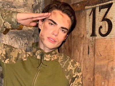  Піксель – не костюм: український блогер, який втік за кордон, у військовій формі на Геловін розлютив Мережу (ФОТО) 