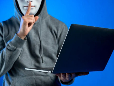 Фальшиві «помічники» в месенджерах — як зникають пенсії довірливих українців