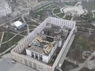 Танці на кістках: Росія відкриває драмтеатр в Маріуполі, де вбила сотні людей