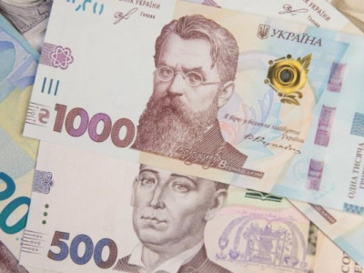 Нова тисяча Зеленського та додаткові виплати у 6500 гривень: як отримати гроші