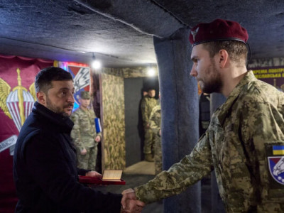 Зеленський зустрівся з військовими на Покровському й Добропільському напрямках