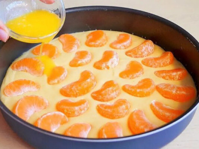 Як приготувати швидкий пиріг з мандаринами