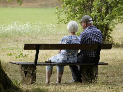 Пенсіонерам 65+ виплатять по 3700 грн: хто отримає гроші в першу чергу 