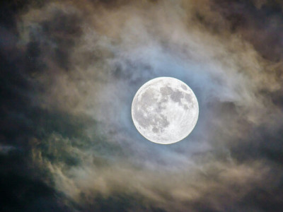 Уже сьогодні українці зможуть побачити листопадовий «супермісяць»