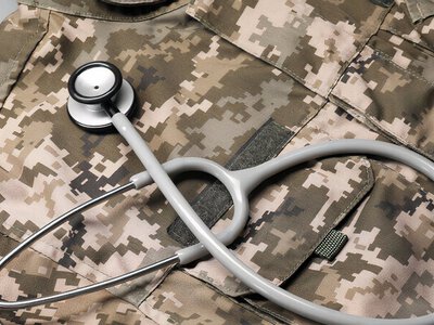 Нардеп повідомив, що Кропивницький ТЦК нібито оштрафував багатодітну жінку-медика. Військкомат відповів