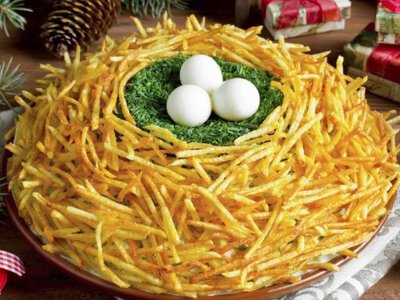 Що приготувати на свята: рецепт салату Гніздо глухаря