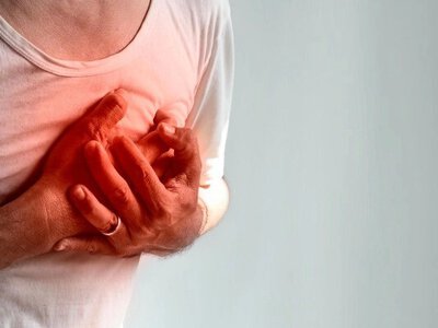 Лікар розповіла, про що попереджає біль у грудях при диханні