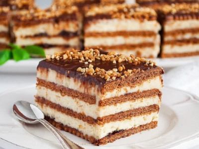 Десерт, що рятує будь-яке свято: торт без випічки, який підкорює всіх