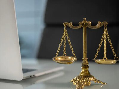 Ресторатор, який порівняв себе з Трампом після нападу на жінку, уникнув в’язниці