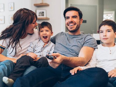 Сімейна кінотерапія: які фільми подивитися разом для теплих розмов 