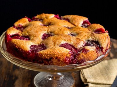 Легендарний сливовий пиріг з The New York Times, який варто приготувати кожному