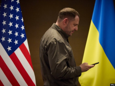 Єрмак заявив, що шахраї від імені його двоюрідного брата вимагали гроші в обмін на “високу посаду” в ОП