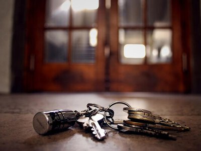 Не жили у квартирі рік: в українців почали забирати житло через суди