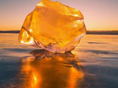 На Рівненщині чоловік приховував унікальний бурштин вагою 1,7 кг