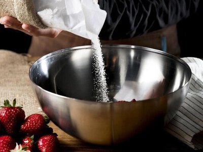 Як цукор впливає на раннє старіння шкіри