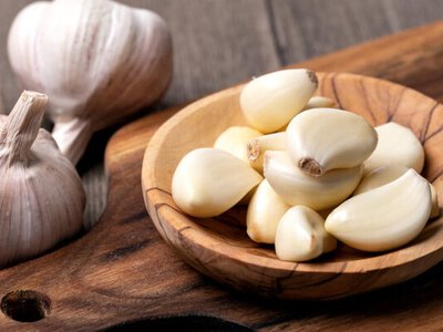Допомагає не тільки від вампірів: користь вживання часнику при цукровому діабеті