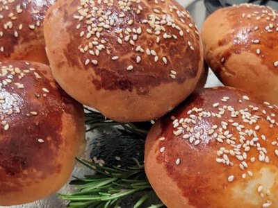 Ароматні булочки з повидлом