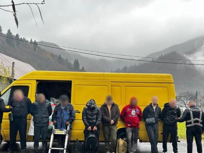 Прикарпатець і ще кілька чоловіків, намагались незаконно переправити до Румунії