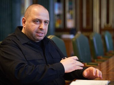 Міндіч тиснув на Умєрова щодо закупівлі неякісних бронежилетів у шарашкіної контори