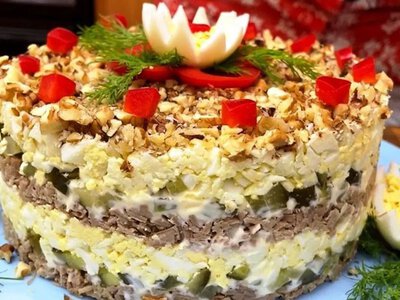 Розкішний салат Королівський з куркою на святковий стіл