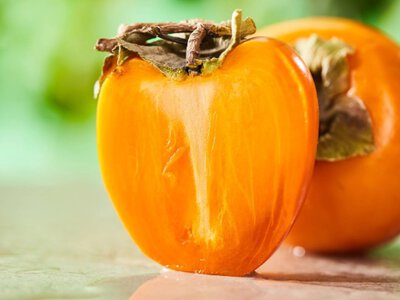 Вітамінна бомба чи небезпечний фрукт: кому хурма корисна, а кому варто відмовитись