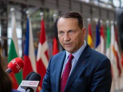 Сікорський: Путін виявився слабшим, ніж ми думали