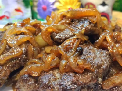 Чи потрібно маринувати печінку перед смаженням