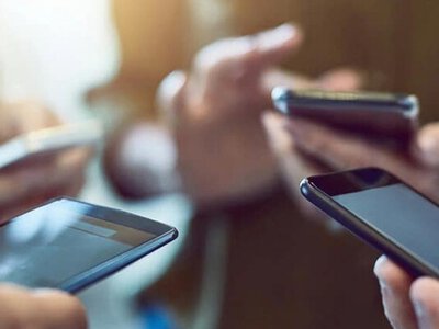 Чому батарея смартфона розряджається навіть у кишені: експерти пояснили”